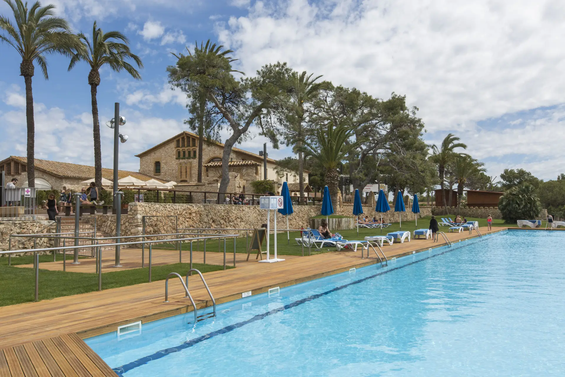 PISCINA MASIA