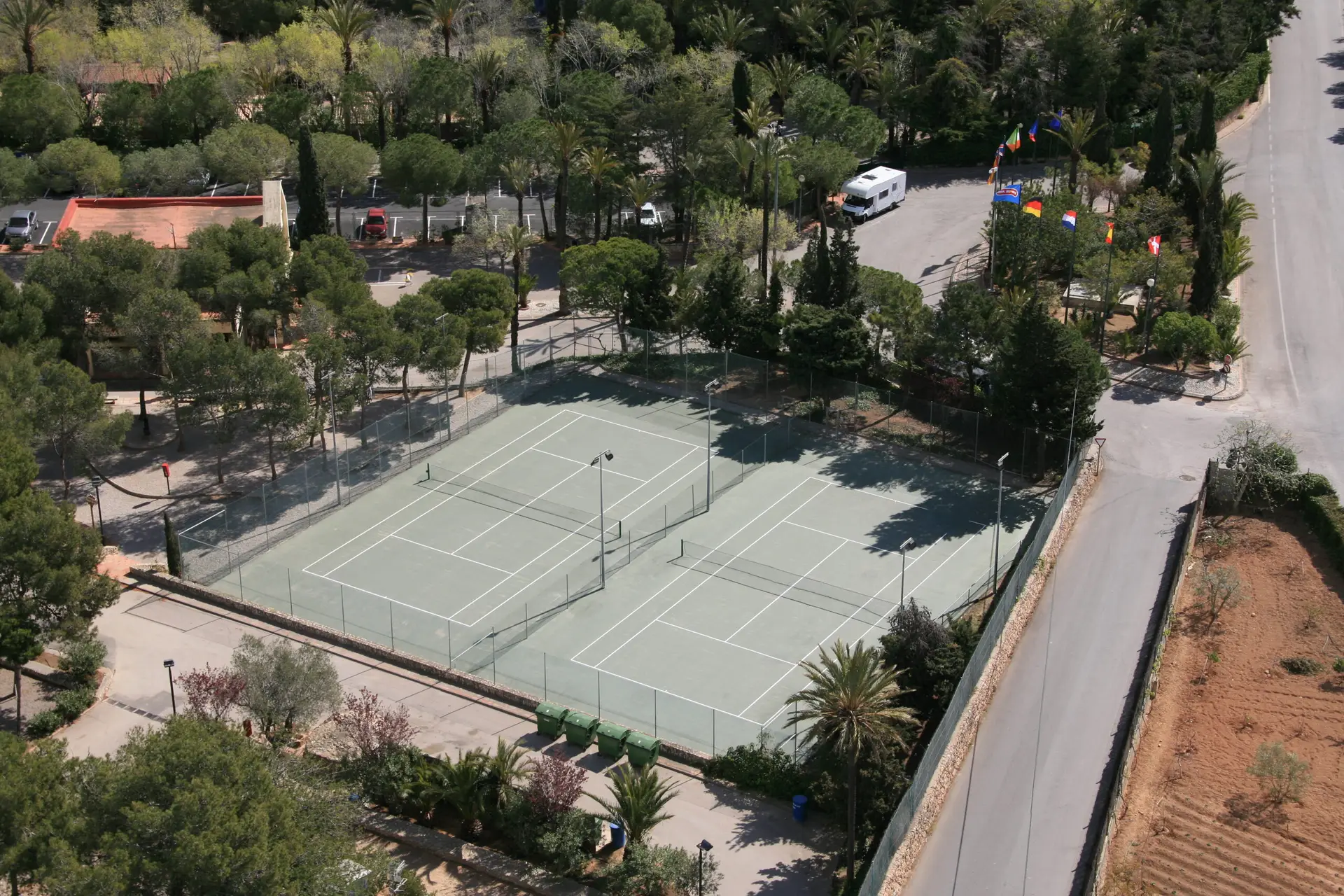 TENIS